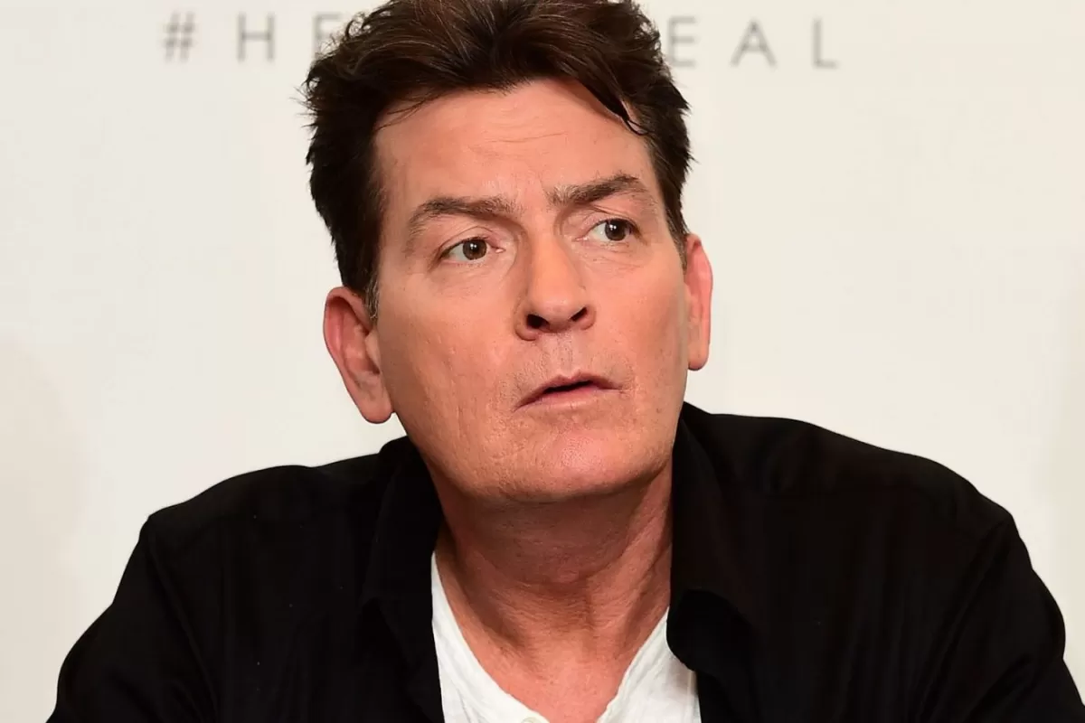 VIDEO | Charlie Sheen confesó que estuvo con 47 mil mujeres y aseguró que sus hijos lo salvaron
