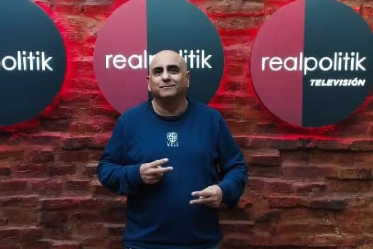 VIDEO | Mario Casalongue analiza la transformación del consumo mediático y la crisis política bonaerense