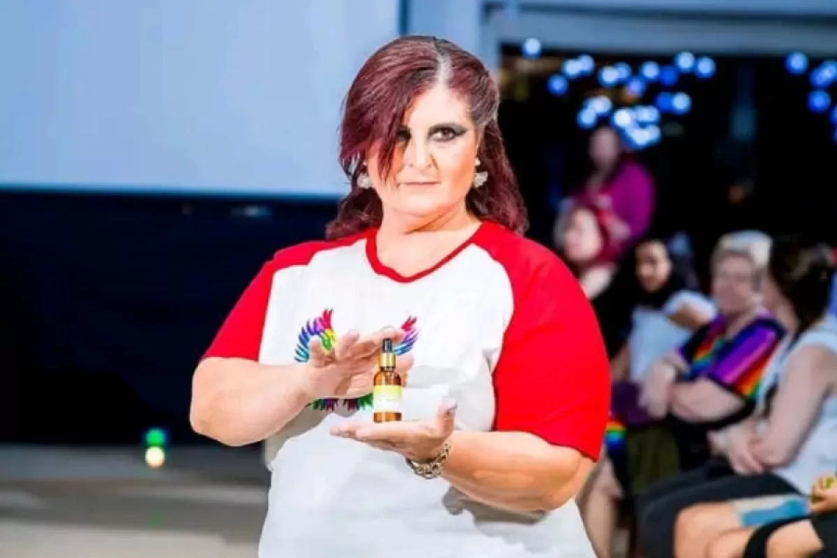 De almacenera a modelo y poeta: la trayectoria de resiliencia y arte de la uruguaya Mayla Mart&iacute;nez