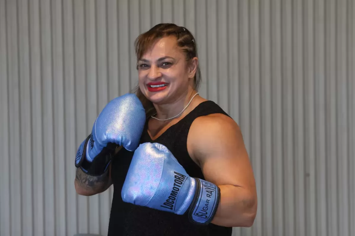 VIDEO | Alejandra “Locomotora” Oliveras debuta y se despide en la serie “En el barro”