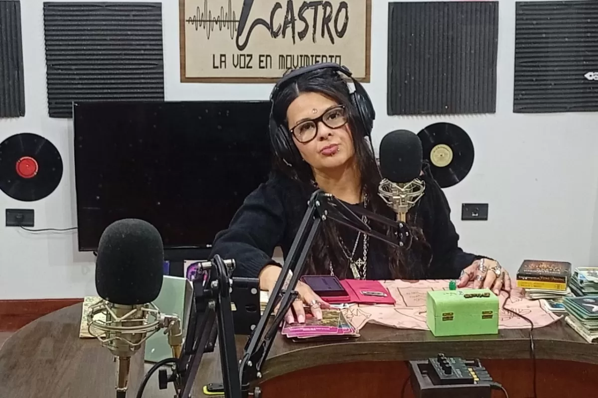 Karen Light consolida su comunidad en TikTok y expande su trabajo de espiritualidad consciente