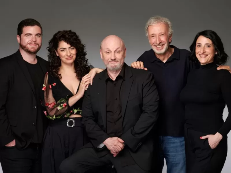 "Empieza con D, Siete Letras": el éxito teatral de Juan José Campanella vuelve con nuevas funciones
