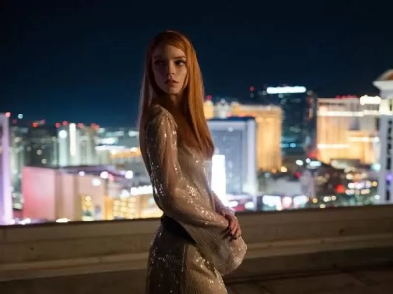 TR&Aacute;ILER | Anya Taylor-Joy protagoniza &ldquo;Lucky&rdquo;, la serie de siete cap&iacute;tulos sobre una estafadora perseguida por el FBI