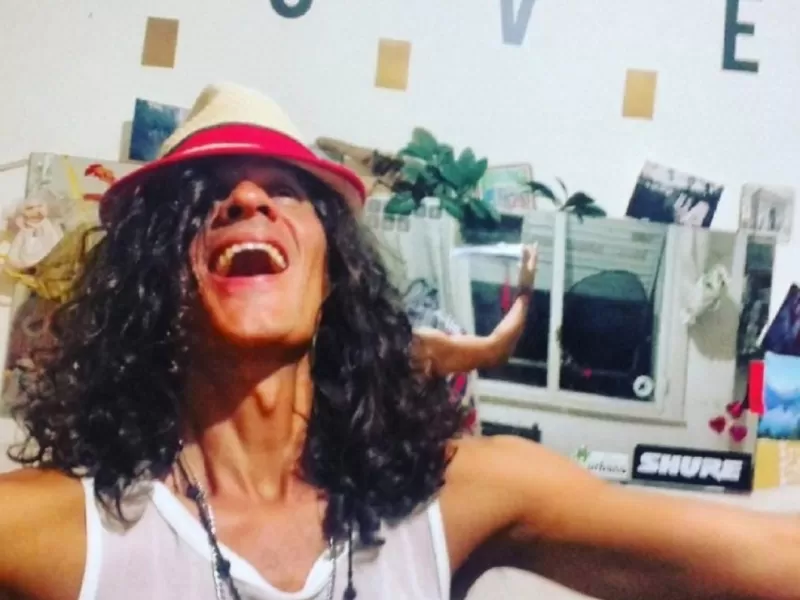 VIDEO | May Dey presenta 