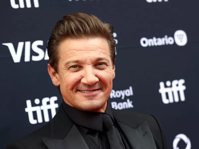 Jeremy Renner fue acusado por una cineasta china de acoso y amenazas tras una colaboración profesional