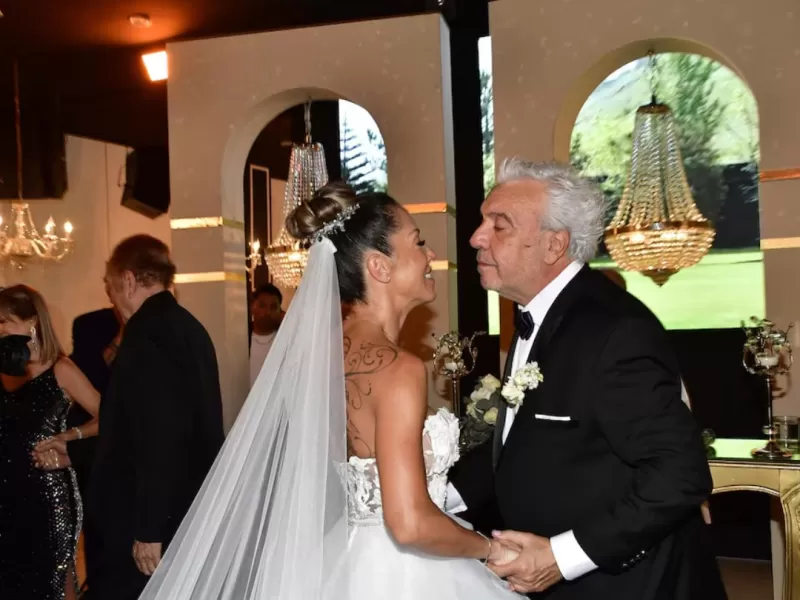 VIDEO | “Volver a enamorarse es esperanzador”: Coco Sily se casó en Berazategui rodeado de amigos y emoción