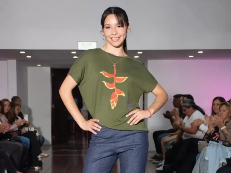 Adriana Benítez, la joven modelo de La Plata que busca conquistar las pasarelas internacionales y crear su propia marca