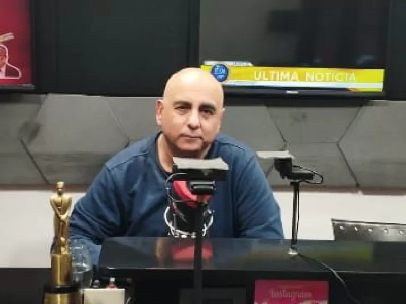 VIDEO | Mario Casalongue analiza la transformación del consumo mediático y la crisis política bonaerense