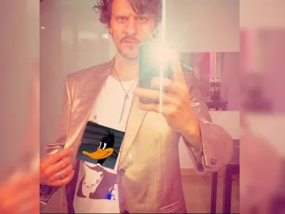 VIDEO | May Dey presenta "Hermano" y se posiciona con fuerza en la escena musical