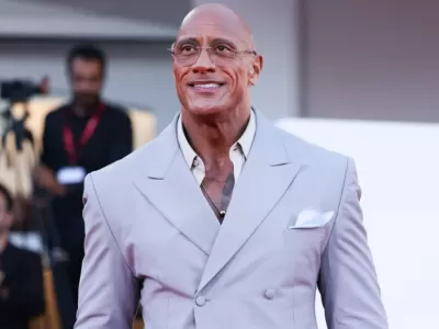 VIDEO | Ovación de 15 minutos en Venecia: "La Máquina" conmueve a Dwayne "la roca" Johnson y al público
